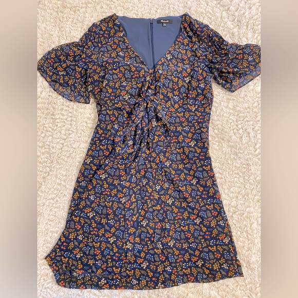 🔥Madewell🔥 Women’s Size 2 Blue Floral Dress with Bow Detail on Chest - Picture 2 of 8